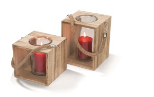 Svíčky, svícny a lucerny - i takový je podzim. Dekorativní dřevěné lucerny zakoupíte v řetězci KIK od 159 korun.