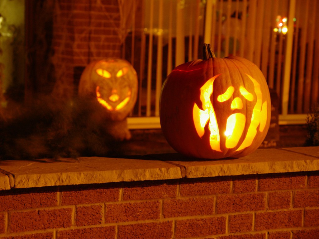 Halloweenský symbol - dlabání dýně, zdomácnělo i u nás.