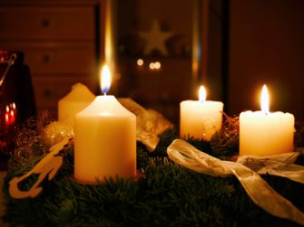Vánoční tradice – adventní věnec