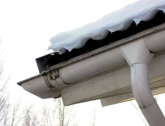 Kontrola střechy a střešní krytiny po zimě
