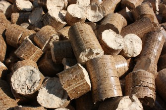 Dřevěné brikety jako zdroj tepla